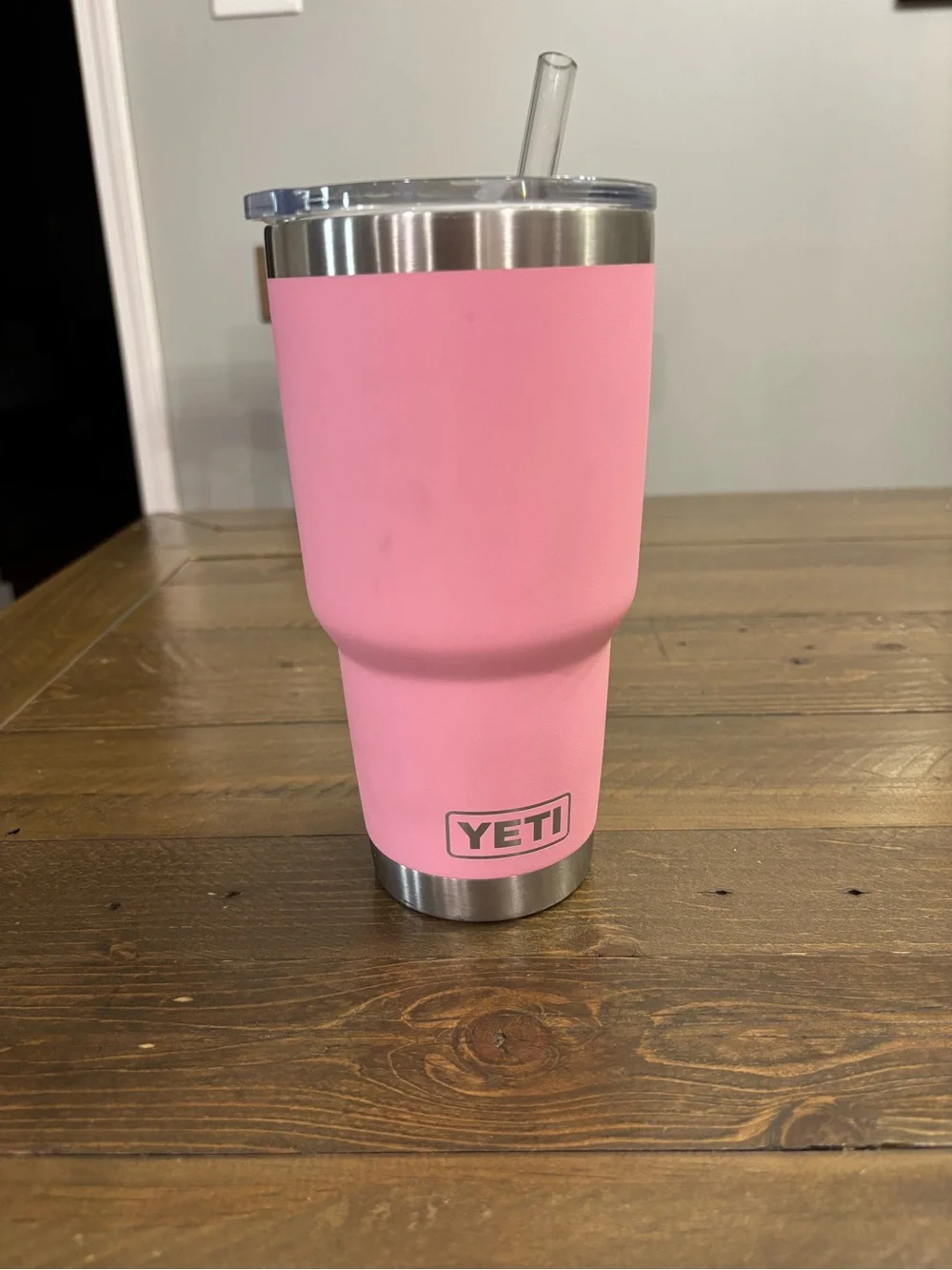 Yeti Rambler 30 oz Tumbler in Power Pink